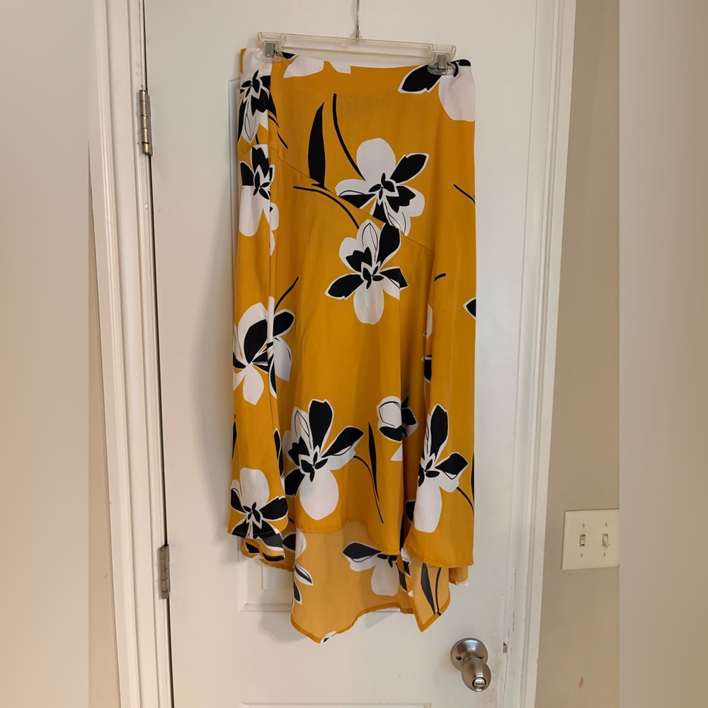 NWT Who What Wear Mustard Yellow Floral High-Low silky Skirt size 4